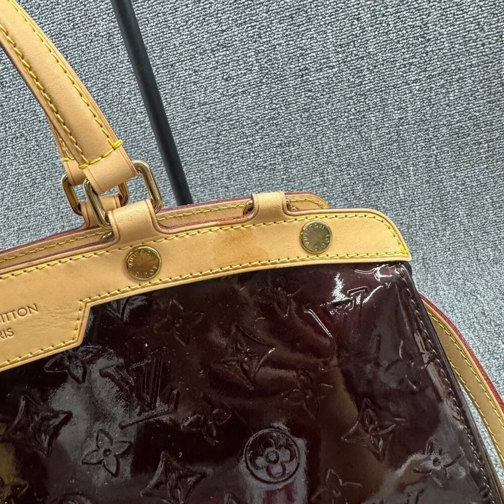 LOUIS VUITTON Brea Amarante Monogram Vernis Handbag 699-072225